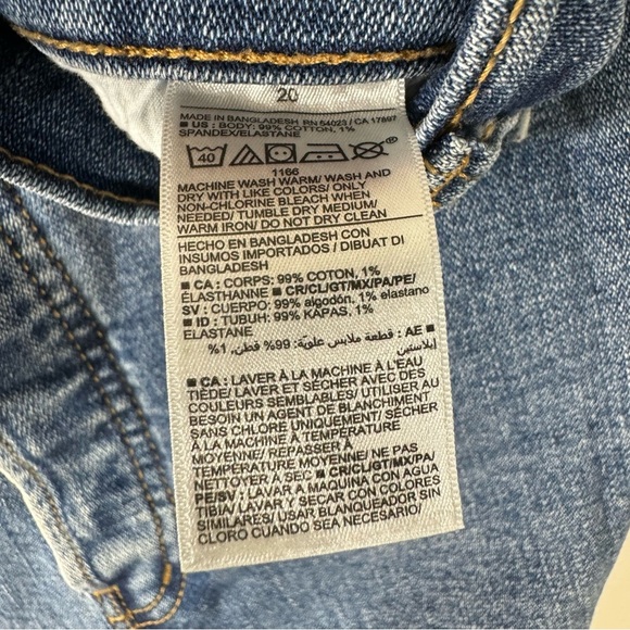 2/$35 Old Navy Sky Hi Straight Jeans medium wash - Picture 8 of 10